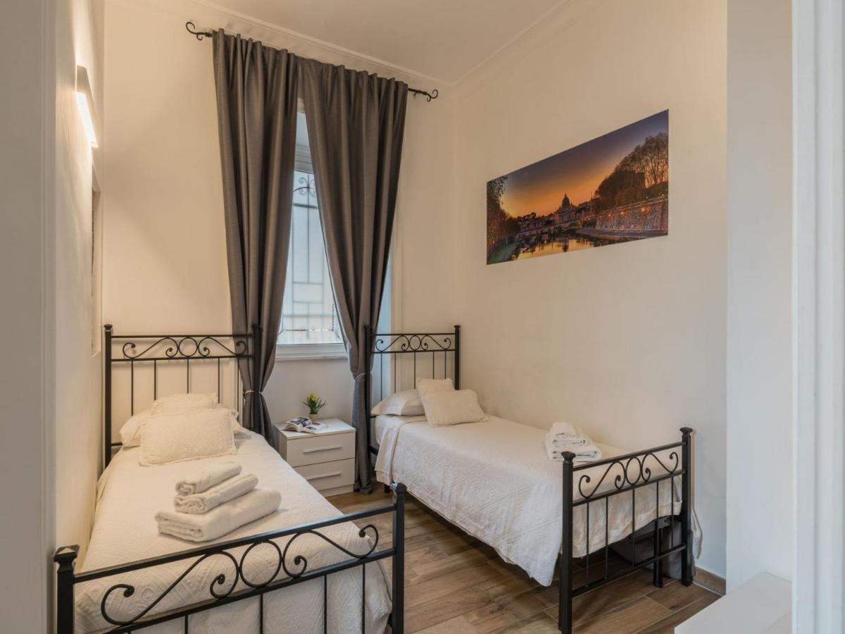 The Best Rent - Elegant Three-Bedroom Apartment A Few Steps From Fontana Di Trevi Eksteriør bilde