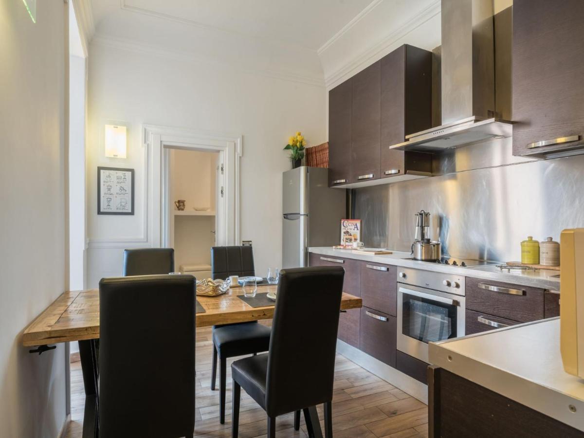 The Best Rent - Elegant Three-Bedroom Apartment A Few Steps From Fontana Di Trevi Eksteriør bilde