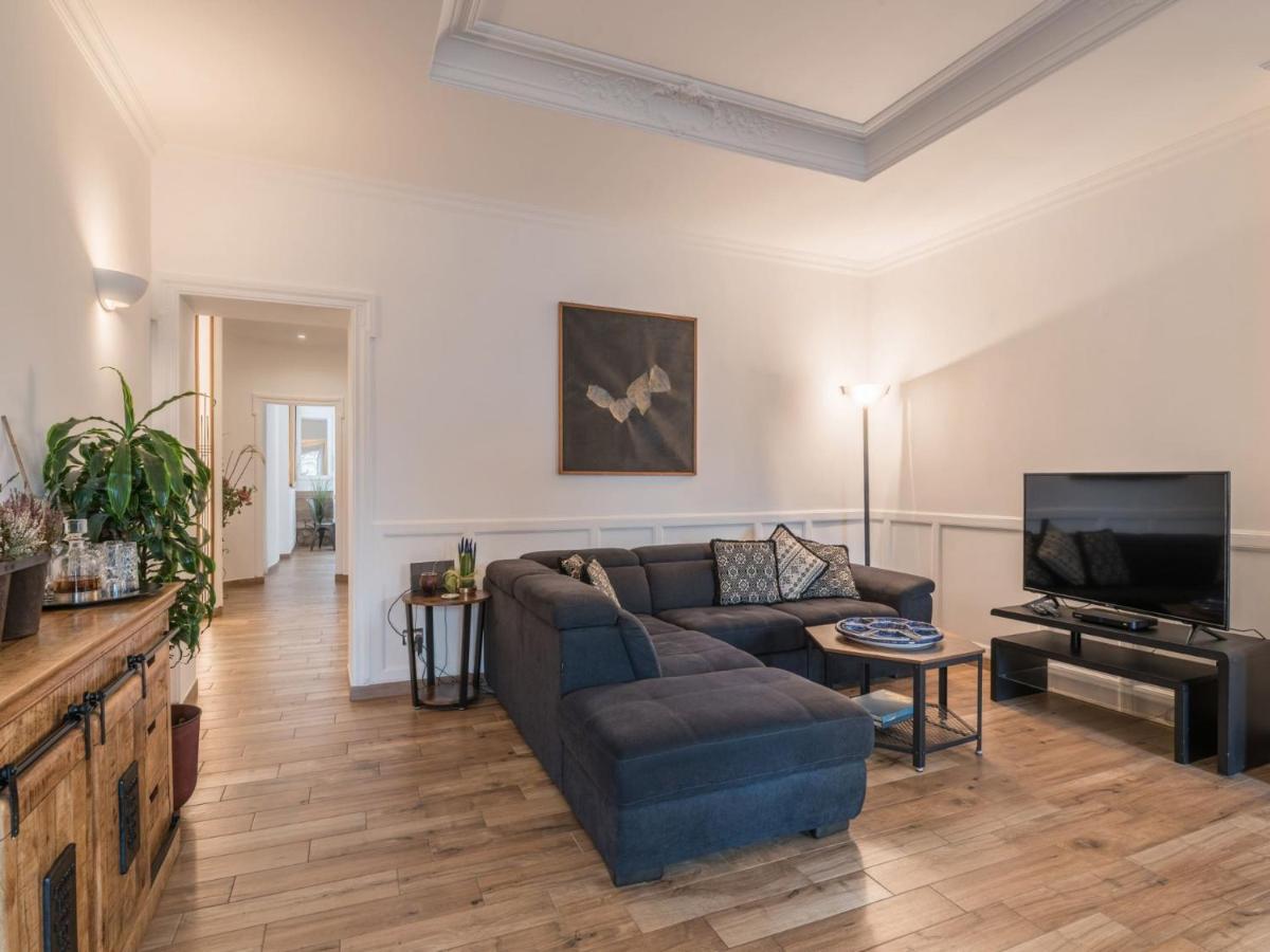 The Best Rent - Elegant Three-Bedroom Apartment A Few Steps From Fontana Di Trevi Eksteriør bilde